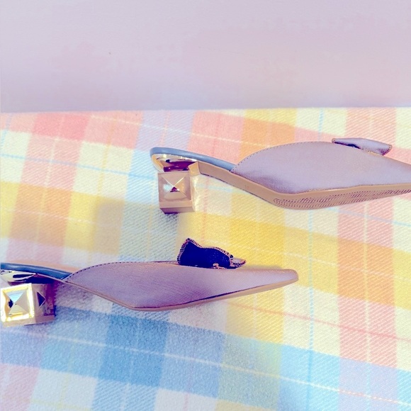 Women's Gold and Lavendar Bow Mules - Picture 6 of 7